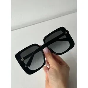 GUCCI ブラック スクエアサングラス スクエア サングラス ・ブラック | GUCCI公式